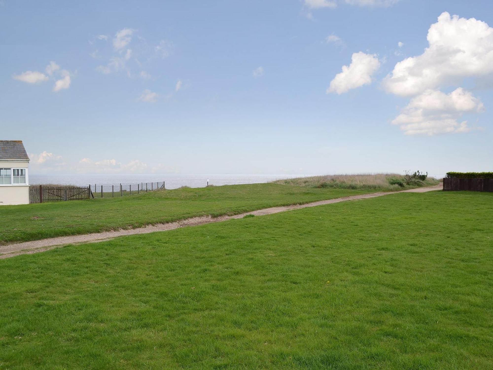Вілла Rosemarys Sea View Bacton  Екстер'єр фото