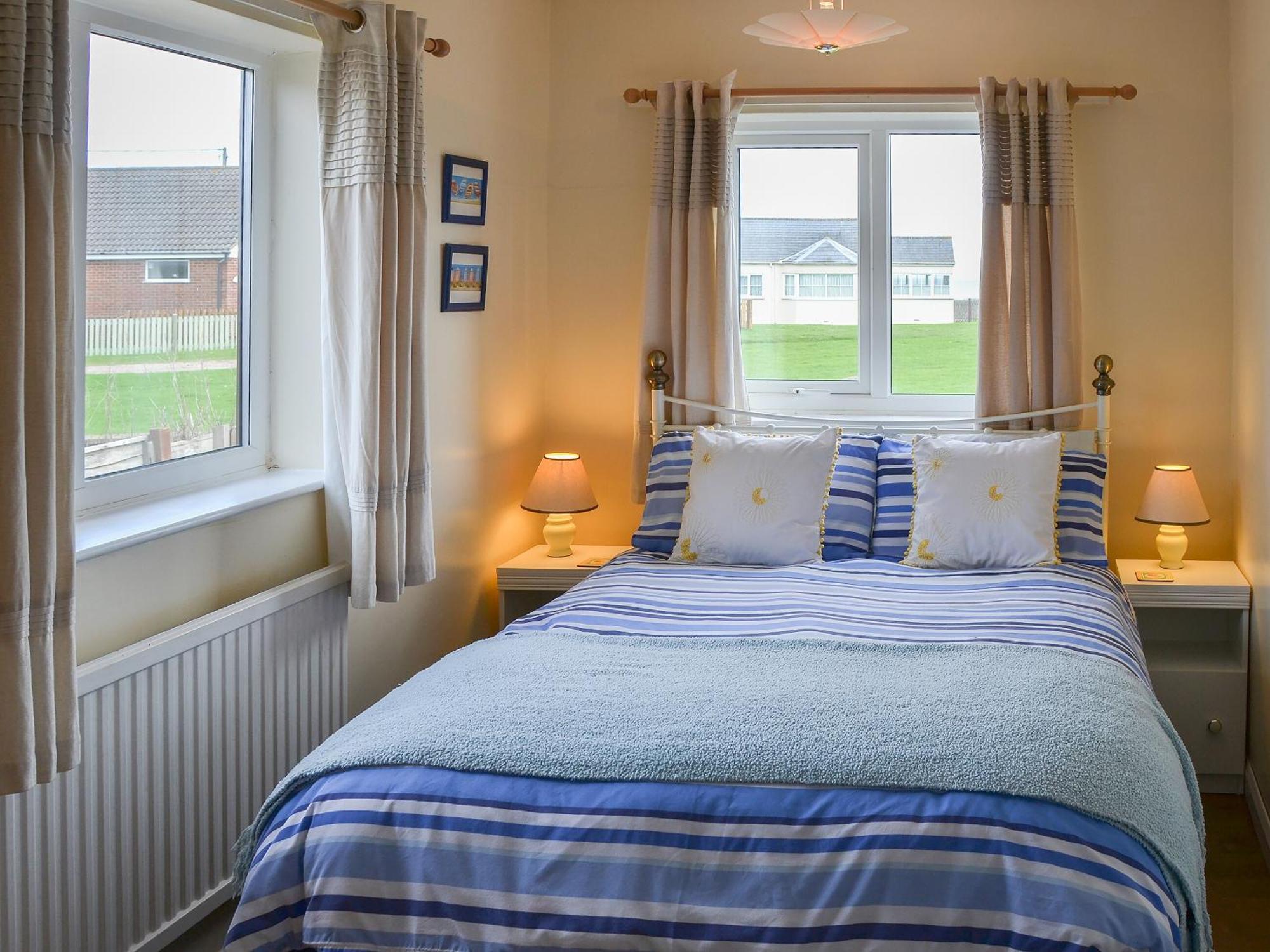 Вілла Rosemarys Sea View Bacton  Екстер'єр фото